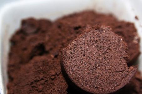 Domestic Italian coffee machine brews professional coffee to make coffee.