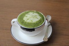 The practice of fancy matcha coffee (Macha Coffee)