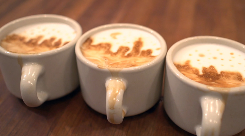 The technique of Coffee drawing on the Direct pouring method of artistic Coffee