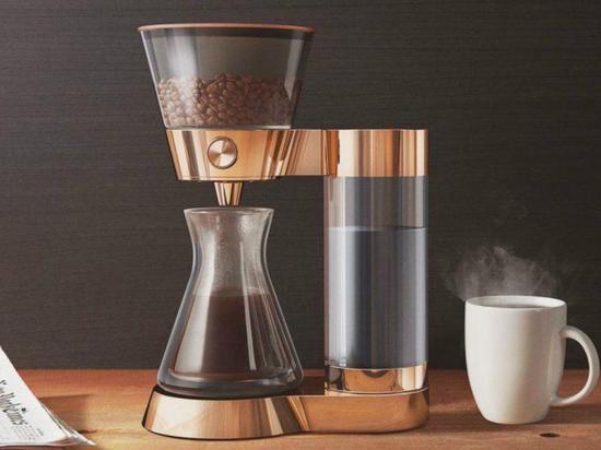 Pour-Over coffee machine simplifies the process of making coffee by hand