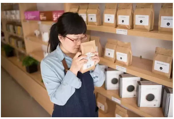 The first coffee convenience store in the world, in Beijing!