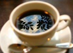 Drinking too much coffee can cause arrhythmia?