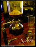 The method of siphon extraction of Rosa Coffee