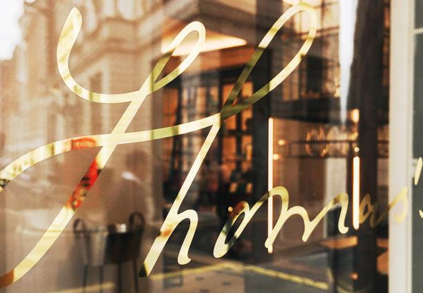 Burberry咖啡店伦敦开业 买不起衣裳来喝杯咖啡