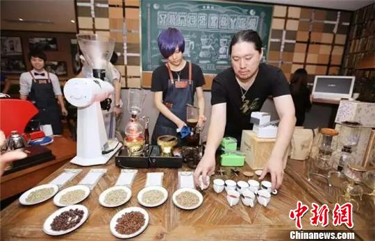 The first coffee culture hotel in Guangzhou is retro and fashionable.