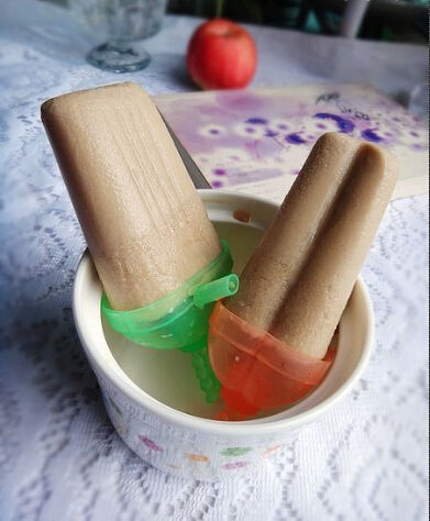 Summer refreshing popsicle homemade milk coffee popsicle