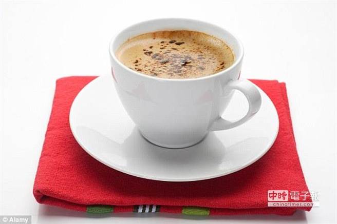 Can moderate consumption of coffee reduce dementia in the elderly?