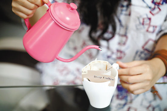 The flavor of self-brewing coffee with hanging ears is sufficient.