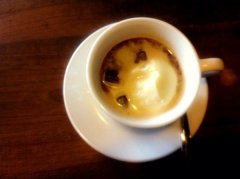 It's easy to make this summer's hot coffee in the cafe, Afakito.