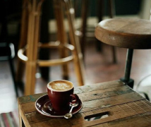 The eight favorite cafes of literati taste the aroma of bookish coffee.