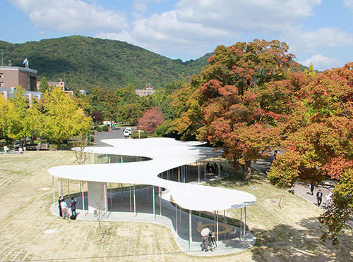 This Japanese coffee cabin looks like a cloud from a distance and water up close.