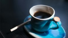 If the color of the cup is different, the bitter taste of coffee is also different.