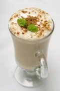 Skillfully using instant coffee to make banana fragrant mocha smoothie coffee to make delicious food
