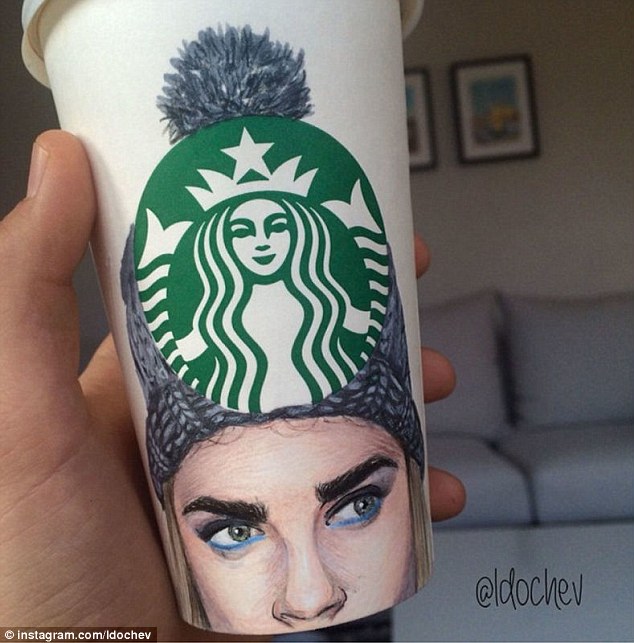 Mengtu, handsome guy, painting for stars on Starbucks paper cups has become popular on the Internet.