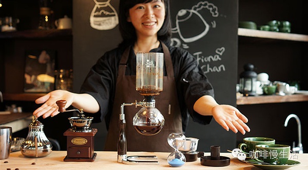 The most complete siphon pot in history uses a tutorial to teach you how to use an artifact to make coffee.