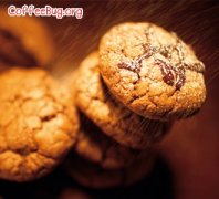 Have you ever tried to make cookies with coffee? Coffee is made into cookies