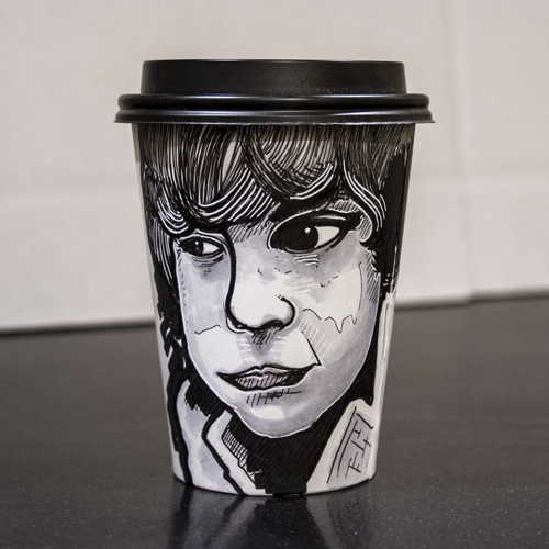 手绘咖啡纸杯 街头嘻哈风格 Miguel Cardona’s Must-See Coffee Cup Art