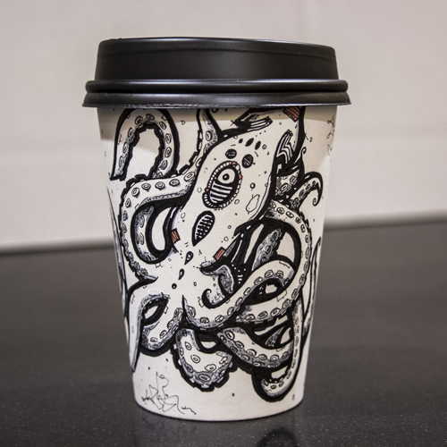 手绘咖啡纸杯 街头嘻哈风格 Miguel Cardona’s Must-See Coffee Cup Art