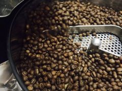 In a household roaster, it becomes quite easy to bake coffee beans by yourself.