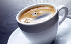 Domestic Italian coffee machine brews professional coffee