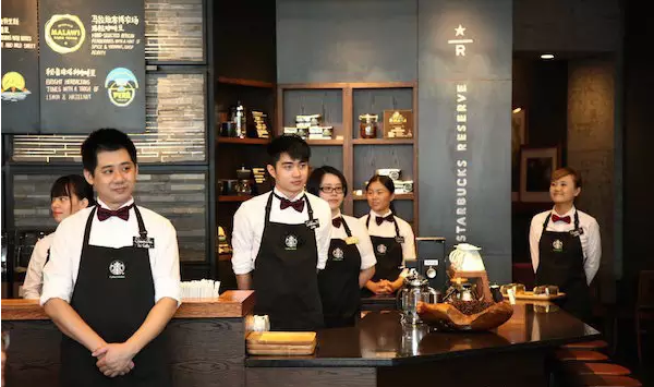 星巴克卖的不止咖啡，“四大标签”才是重点