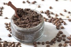 Coffee grounds unexpectedly have three unknown tricks to absorb moisture with delicious coffee grounds and exfoliating fertilizer.