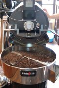 Judging the blockage of exhaust pipe of coffee roaster and the method of investigation and cleaning Yang family roaster roasting coffee