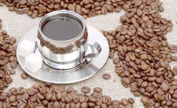 Which kinds of coffee beans can be combined to make a cup of coffee with soft and distinctive flavor