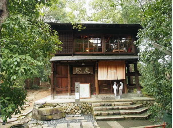 There is a century-old Japanese coffee and tea culture in Maoan teahouse, Kyoto.