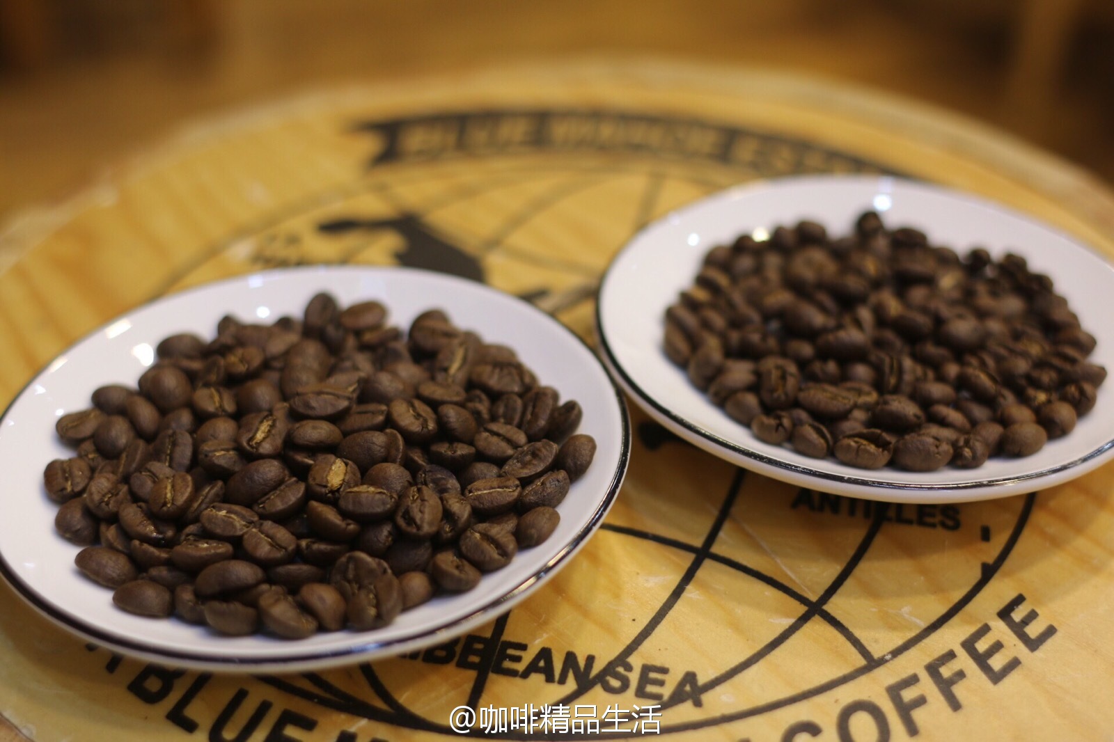 Jamaican Blue Mountain Coffee has a strong aroma and a persistent fruity flavor.