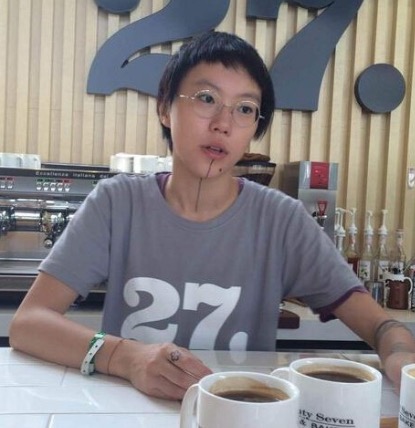 Dou Jingtong coffee shop working net friend: service attitude is super good