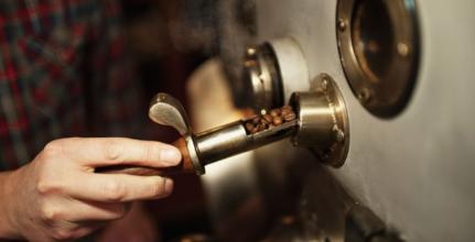 Detailed steps of roasting boutique coffee beans
