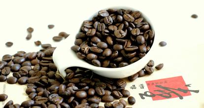 The whole process of coffee from picking to finished product characteristics of Yunnan coffee beans in picking season
