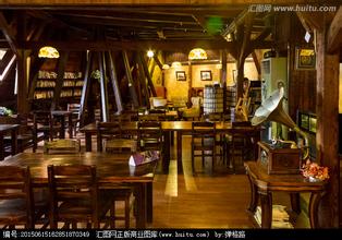 The first physical coffee shop under the Cultural Creator Space of the Middle School affiliated to Guangzhou University.