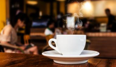 Why does the milk foam sink quickly when the coffee is delaminated?