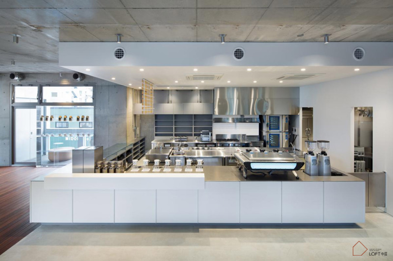 Coffee shop design appreciates Castle Peak BlueBottle Cafe