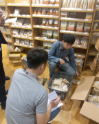 MUJI's Henglong store in Jinan was seized of Japanese food, including candy, coffee, etc.