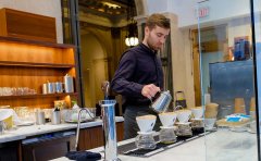 Apocalypse of Blue bottle Coffee | the glory and price of moving from a street stall to an international market