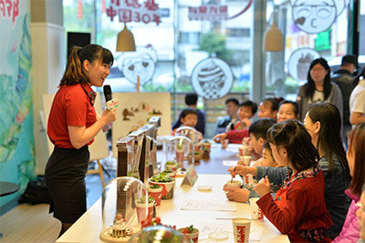 KFC China 30 years of public welfare action coffee grounds wonderful use to convey environmental protection concept