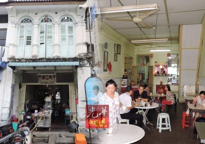 After more than 67 years of business, the unmanned Dahua traditional coffee shop in Hainan closed its business.