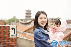 The smiling hope of the ancient city of Quanzhou: the shopkeeper of the coffee inn in the garden (photo)