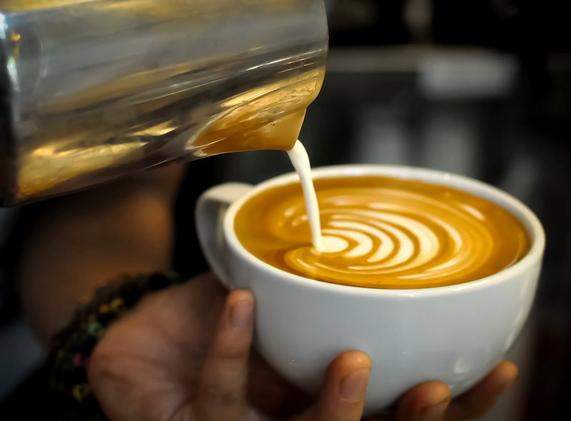 Coffee lace-- how to play with milk foam