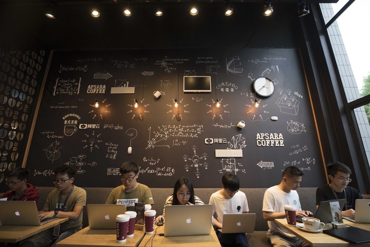 In Yunqi town, this cafe is full of engineers and a magical blackboard.