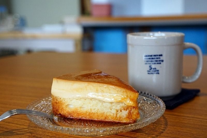 Have a cup of KONO coffee and taste a piece of Cream Caramel cake. Awesome der.