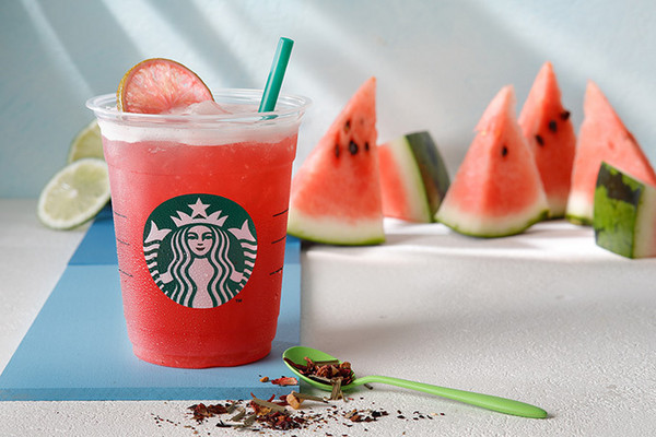Super cool! Starbucks in Japan offered limited version of iced watermelon tea for coffee control to surrender.