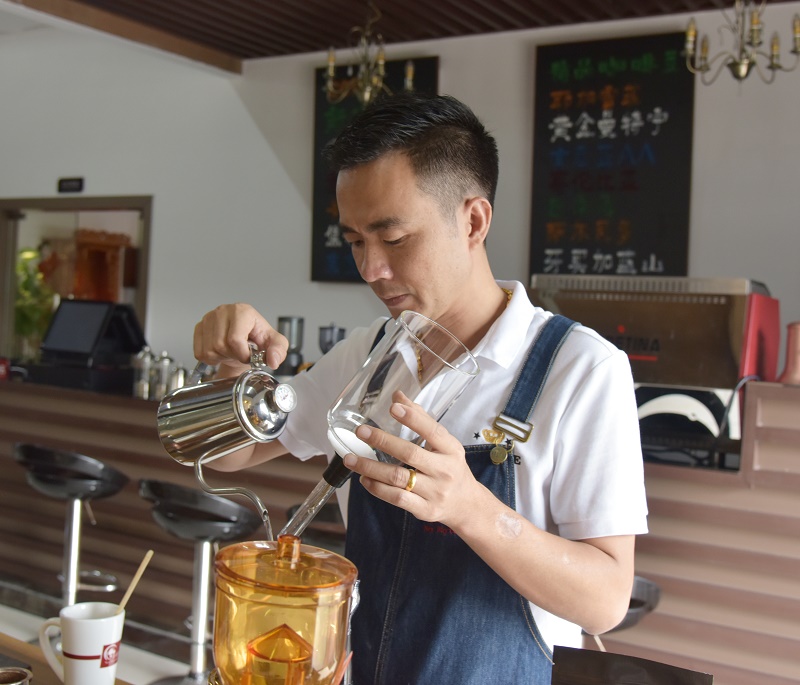 Coffee Man Story | Coffee cousin who is obsessed with coffee and teaches free lessons.