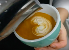 The points that should be paid attention to when forming coffee flowers, and how to maintain the symmetry of the single graph.