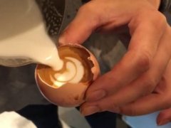 Can coffee still pull flowers in the eggshell? Melbourne coffee shop invents 