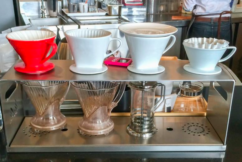 Why is the coffee filter cup funnel-shaped? Will different filter cups affect the taste?