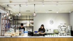 The smell of books is floating in the underground street of Zhongshan! The good-looking coffee shop tastes mellow and fashionable